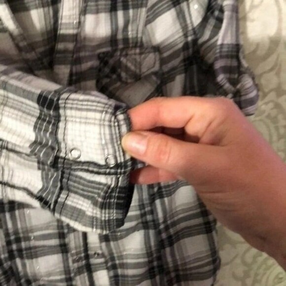 Arizona sz L Juniors Roll Sleeve Button Down Shirt - Picture 3 of 7